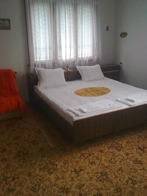 Guest House Ahp Mala Tsŭrkva Camera foto