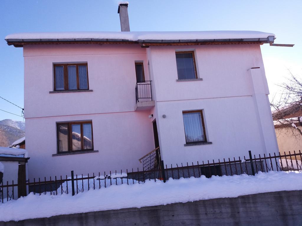 Guest House Ahp Mala Tsŭrkva Esterno foto