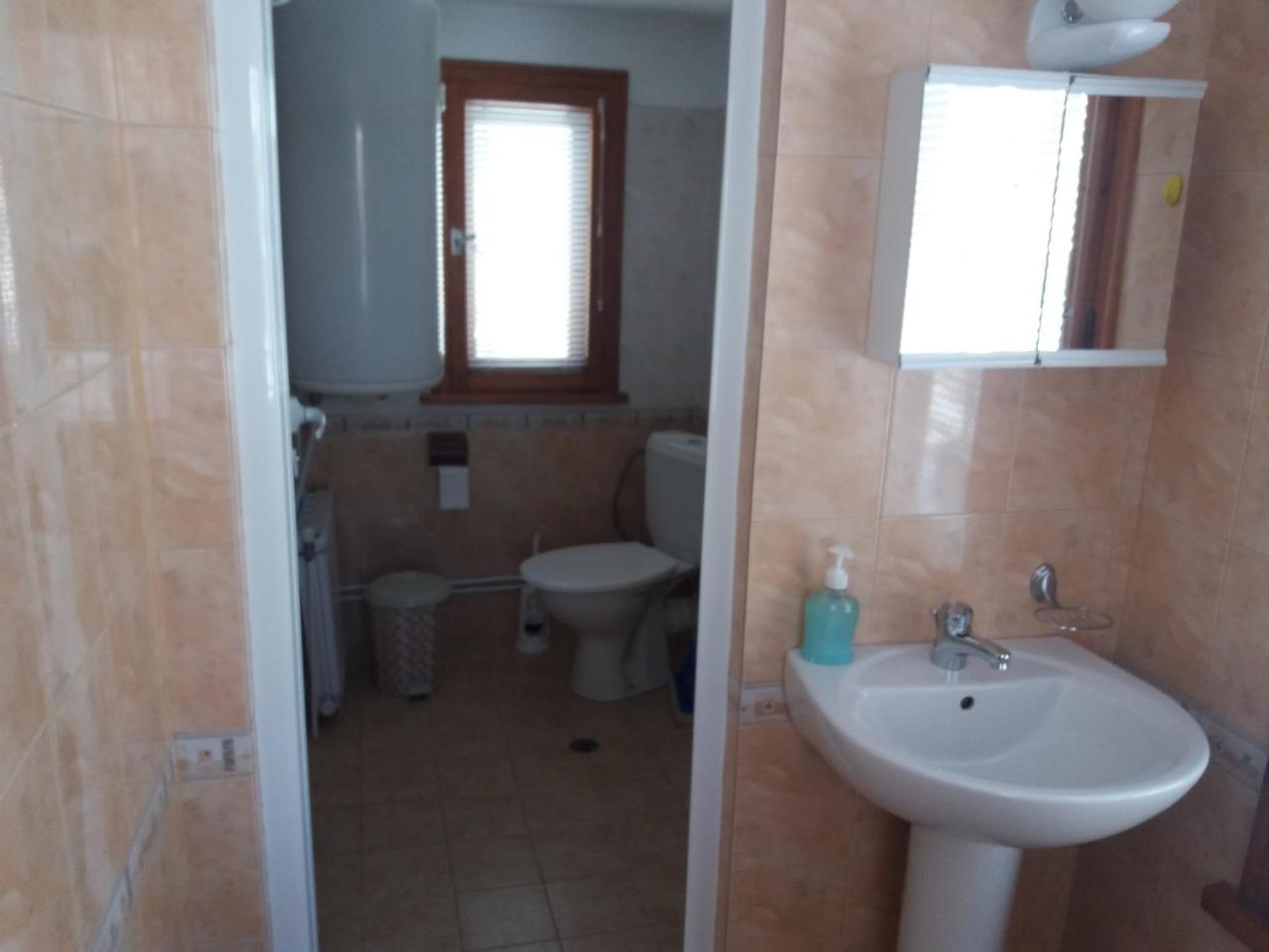 Guest House Ahp Mala Tsŭrkva Esterno foto